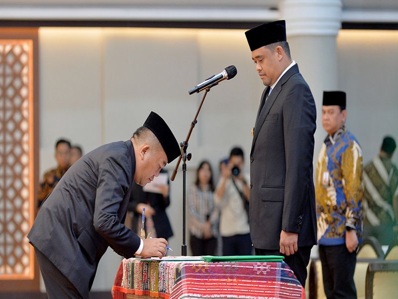 Lantik 60 Pejabat Administrator dan Pengawas, Gubernur Sumut Bobby Nasution Minta Empat Hal Ini