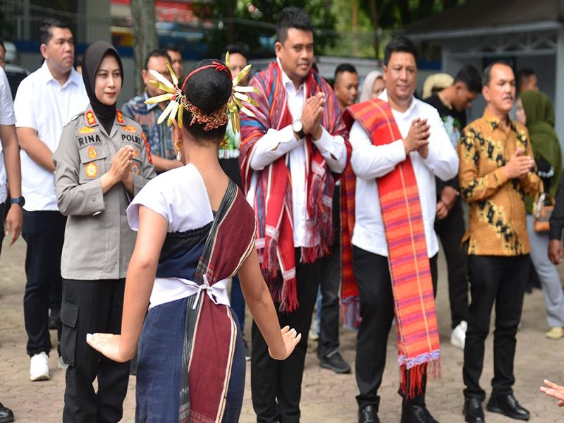 Gubernur Bobby Nasution Dukung Rencana Pemkab Samosir Bangun Kawasan Pantai Danau Toba