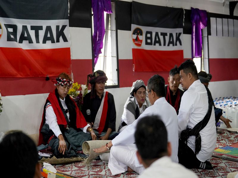 Gubernur Sumut Bobby Nasution Kunjungi Festival Edukasi Leluhur Batak di Samosir