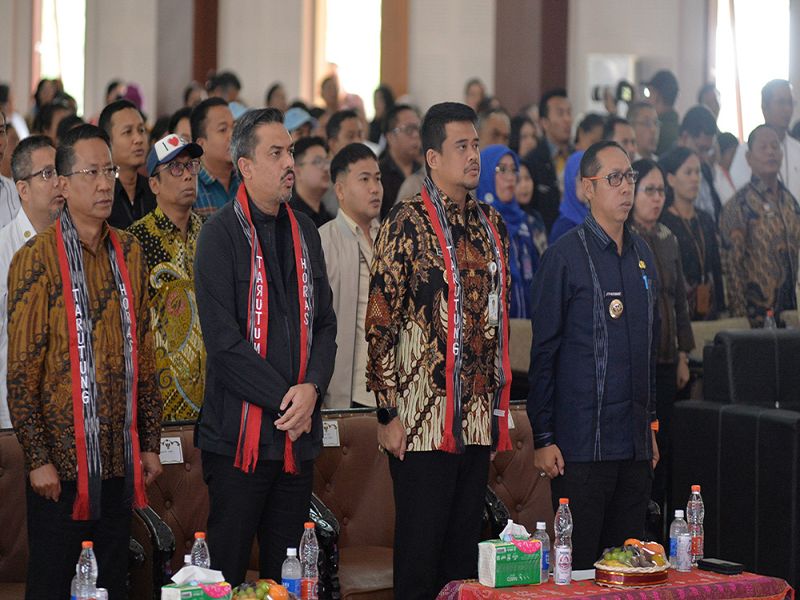 Festival Kemudahan dan Perlindungan Usaha Mikro, Gubernur Bobby Nasution Beri Hadiah Gratis Cicilan Kredit Setahun untuk UMKM