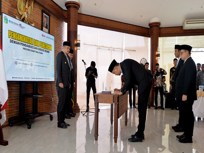 Bobby Nasution Lantik Dewas PD AIJ dan Dua Direksi Perumda Tirtanadi *Tekankan tentang Pelayanan Masyarakat hingga Investor