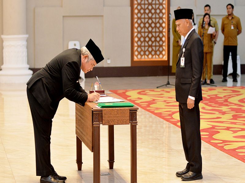 Lantik Pejabat Pimpinan Tinggi Pratama dan Administrator, Wagub Sumut Surya Minta Terus Lakukan Inovasi dan Ciptakan Terobosan Konstruktif