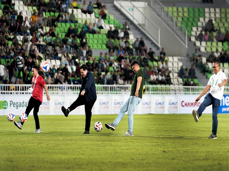 Gubernur Bobby Nasution dan Ketua PSSI Erick Thohir Tendang Bola Buka ‘Pegadaian Championship’ *Apresiasi Sumut Dipilih Jadi Tuan Rumah Pembukaan