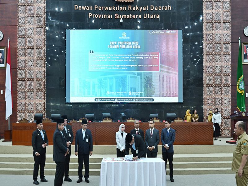 Gubernur Sumut Bobby Nasution Teken Nota Kesepakatan KUA-PPAS APBD Perubahan 2025 Bersama DPRD