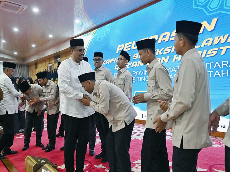 Bobby Nasution Lepas Keberangkatan Kafilah STQH ke Kendari, Harapkan Raih Prestasi dan Berkah untuk Sumut